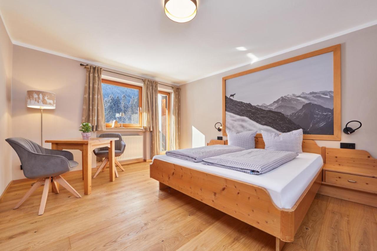 Gaestehaus Brandnerhof การ์มิช-พาร์เทนเคียร์เชน ภายนอก รูปภาพ