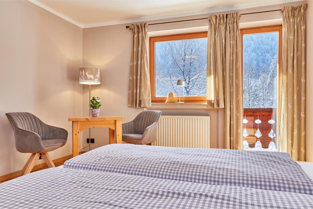 Gaestehaus Brandnerhof การ์มิช-พาร์เทนเคียร์เชน ภายนอก รูปภาพ