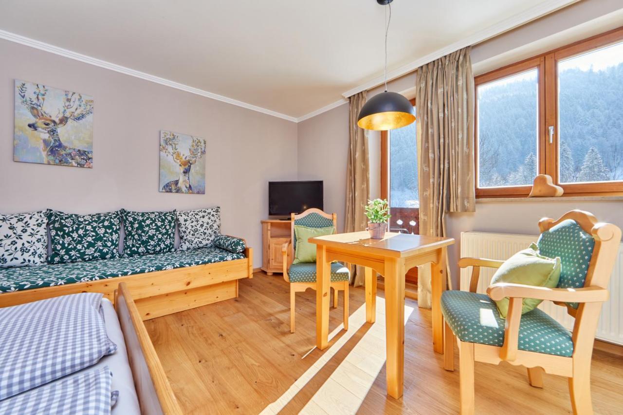 Gaestehaus Brandnerhof การ์มิช-พาร์เทนเคียร์เชน ภายนอก รูปภาพ