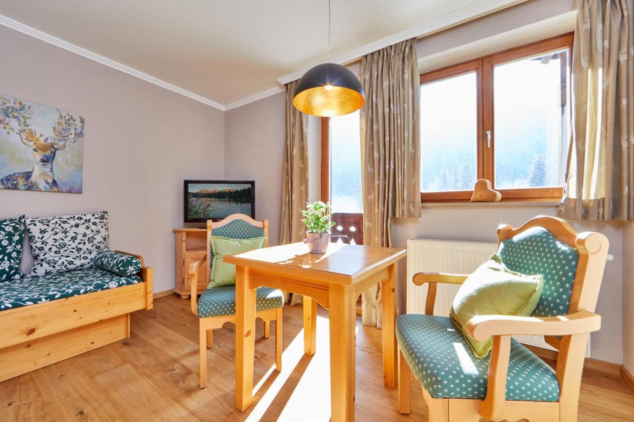 Gaestehaus Brandnerhof การ์มิช-พาร์เทนเคียร์เชน ภายนอก รูปภาพ