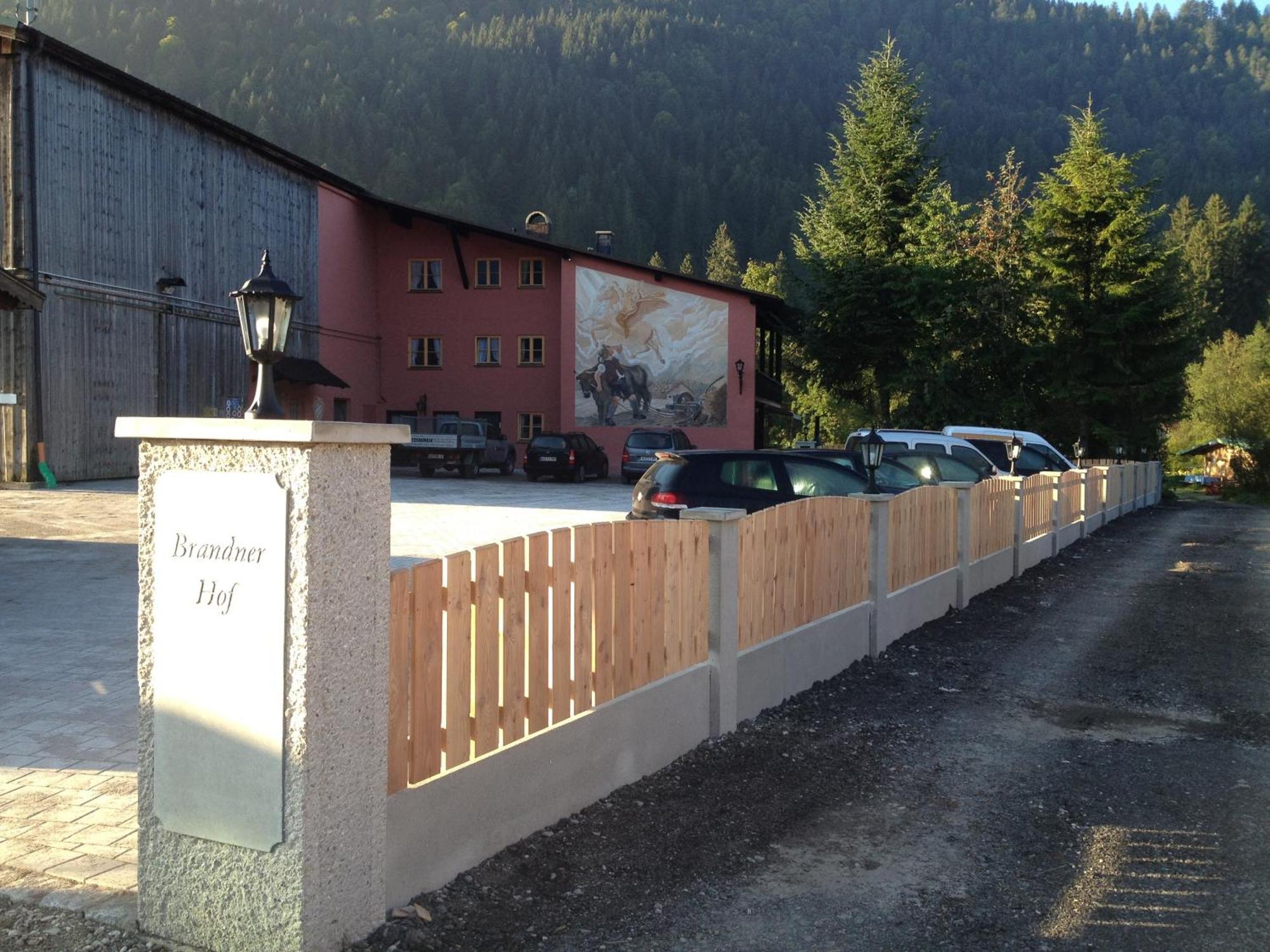 Gaestehaus Brandnerhof การ์มิช-พาร์เทนเคียร์เชน ภายนอก รูปภาพ